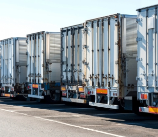 センターで積み込みの様子